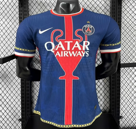 نسخة اللاعب 25/26 من قميص خاص بتصميم بطل باريس سان جيرمان بتصميم خاص