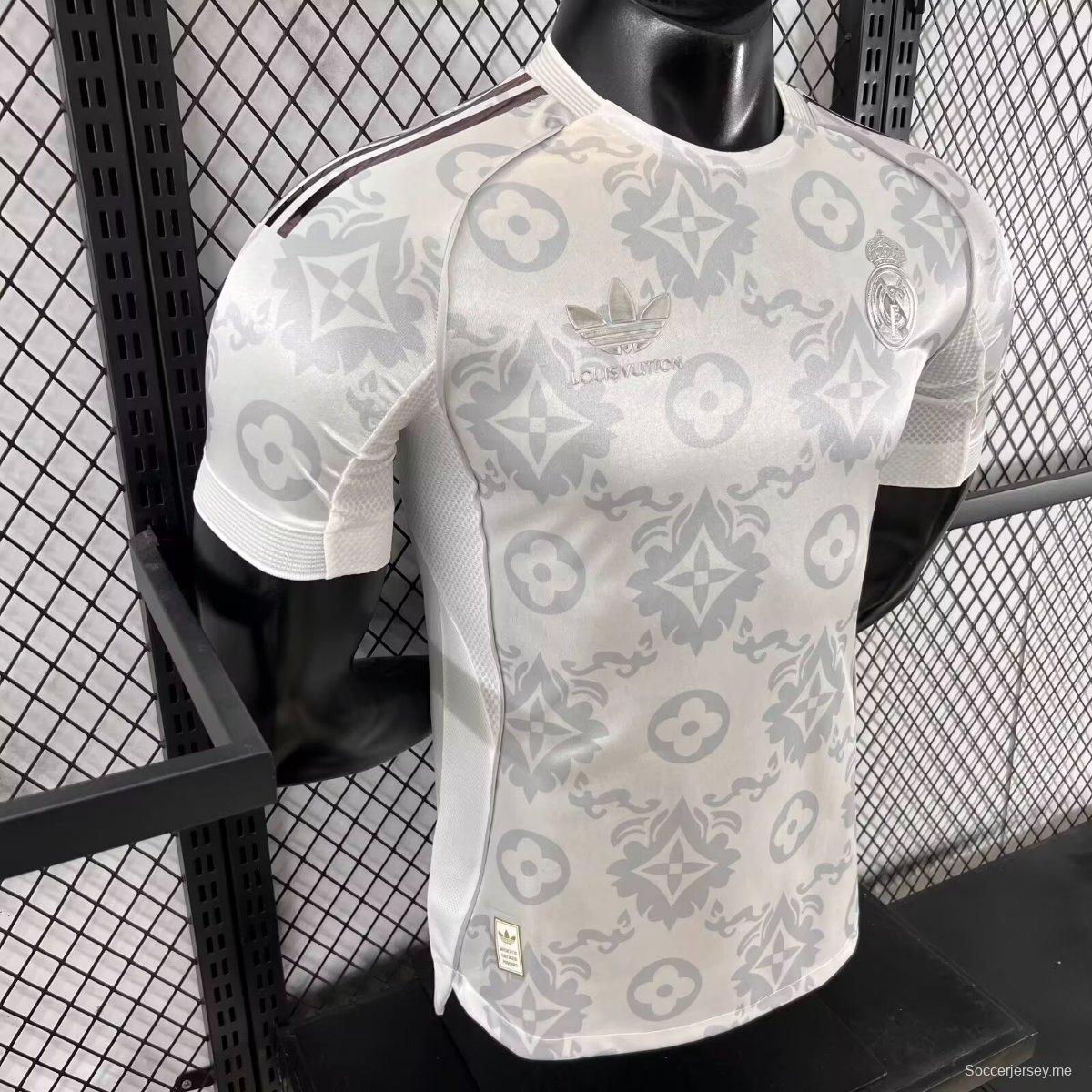 إصدار اللاعب 25/26 قميص ريال مدريد × لويس فويتون الخاص 25/26