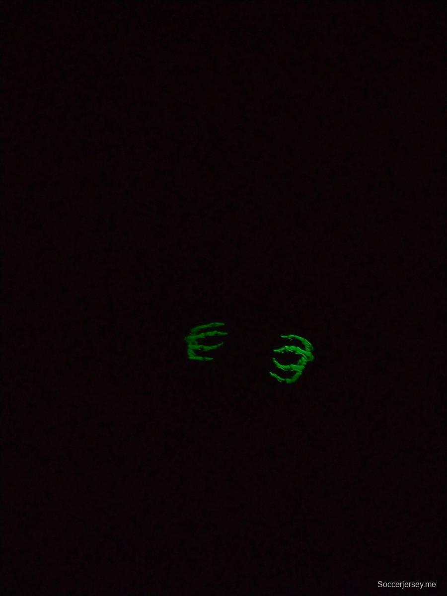 25/26 نابولي 25/26 قميص هالوين أسود يتوهج في الظلام