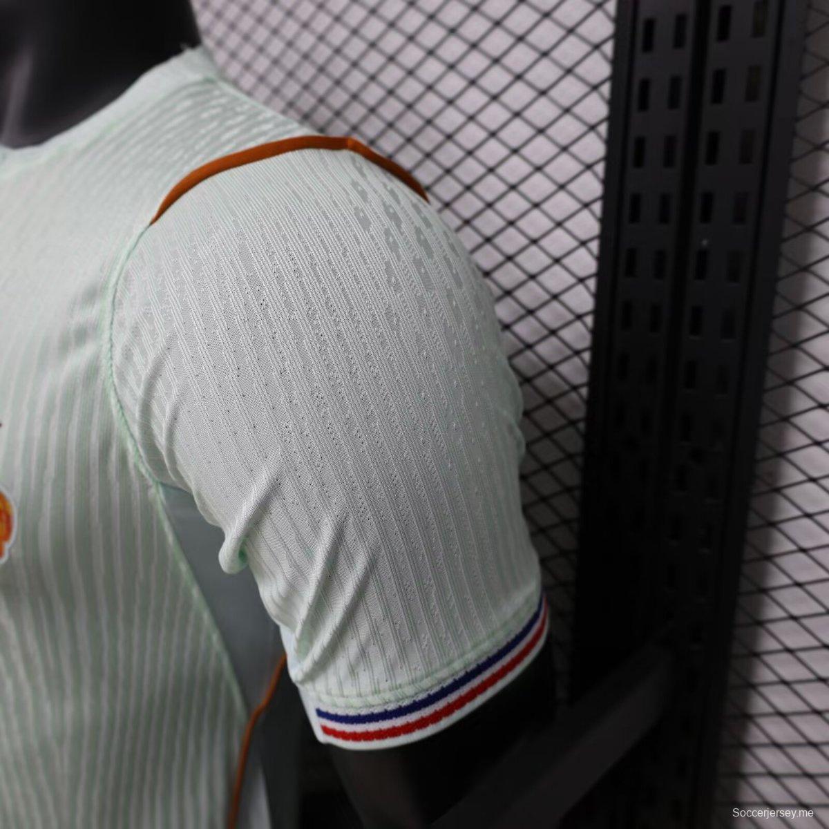 قميص المنتخب الفرنسي خارج أرضه في كأس العالم 2026، نسخة اللاعبين