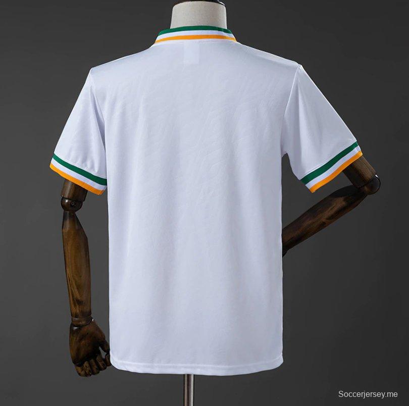 2026 أيرلندا تحتفل بيوم القديس باتريك. القميص الأبيض