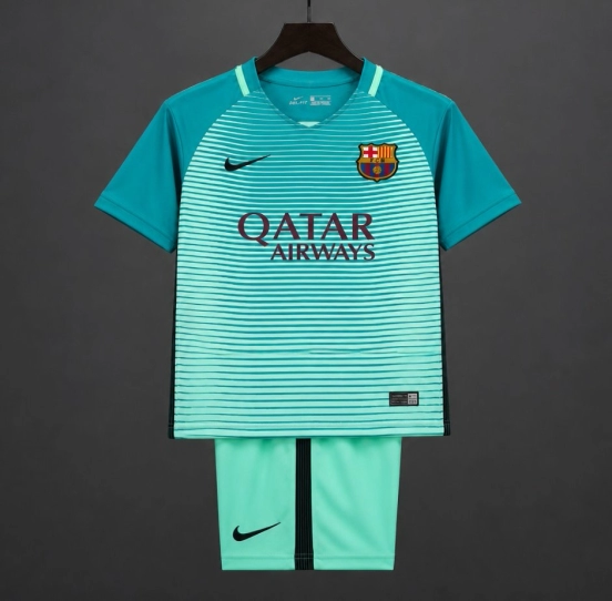 قميص برشلونة الثالث للخارج لموسم 2016/2017 بتصميم كلاسيكي