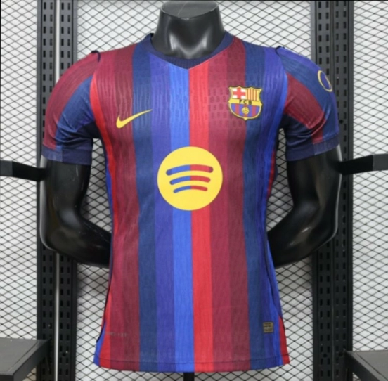قميص اللاعب رقم 26/27 لفريق برشلونة، الأزرق الداكن مع خطوط حمراء، قميص المباريات على أرض الفريق