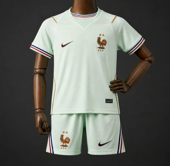 الزي الخارجي لمنتخب فرنسا للأطفال في كأس العالم 2026