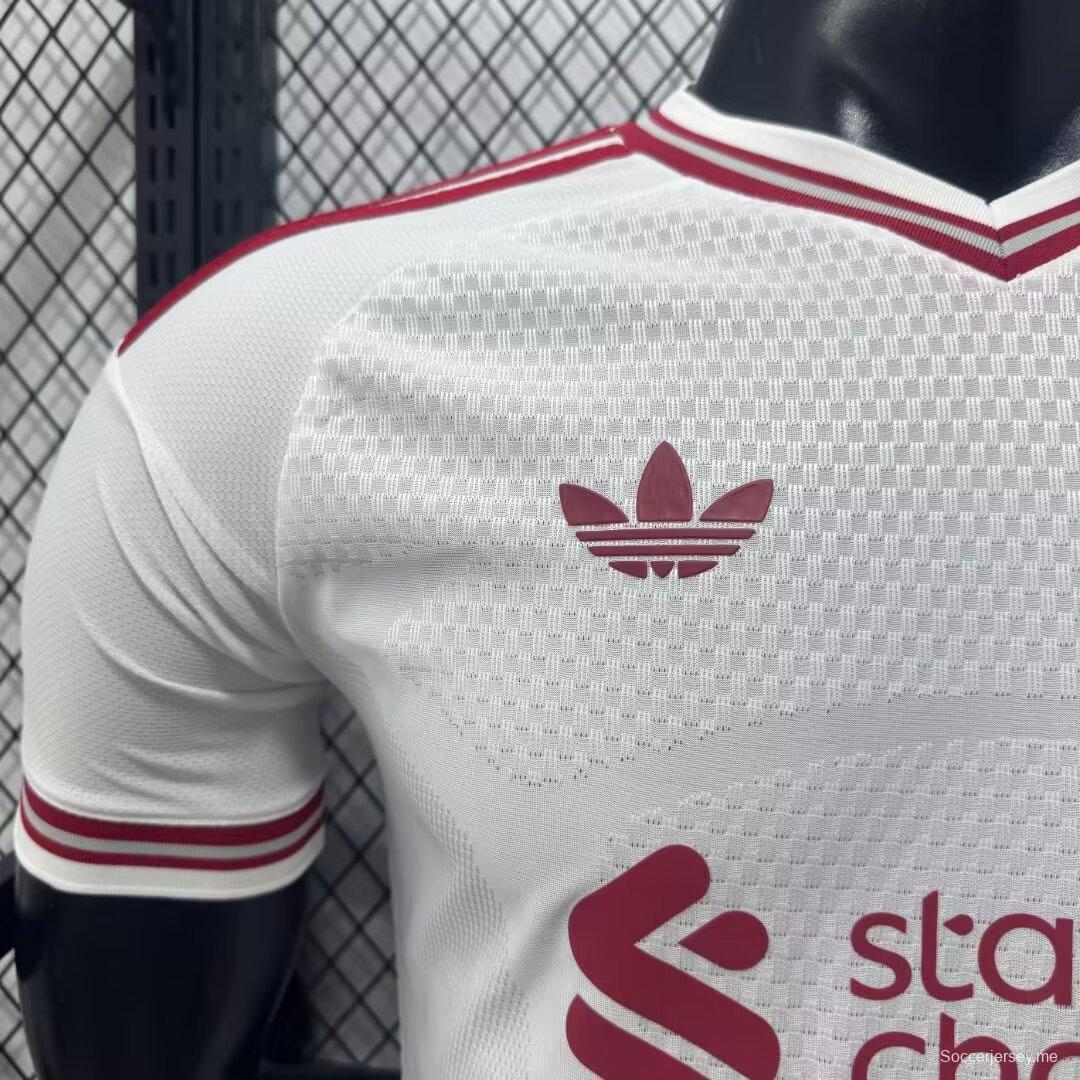 قميص ليفربول للعب خارج أرضه للموسم 2026/2027