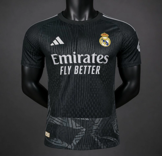 قميص حارس المرمى الأسود لفريق ريال مدريد، إصدار اللاعب 26/27