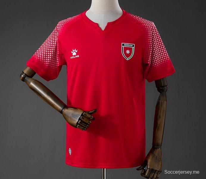 قميص منتخب الأردن للعب خارج أرضه في كأس العالم 2026